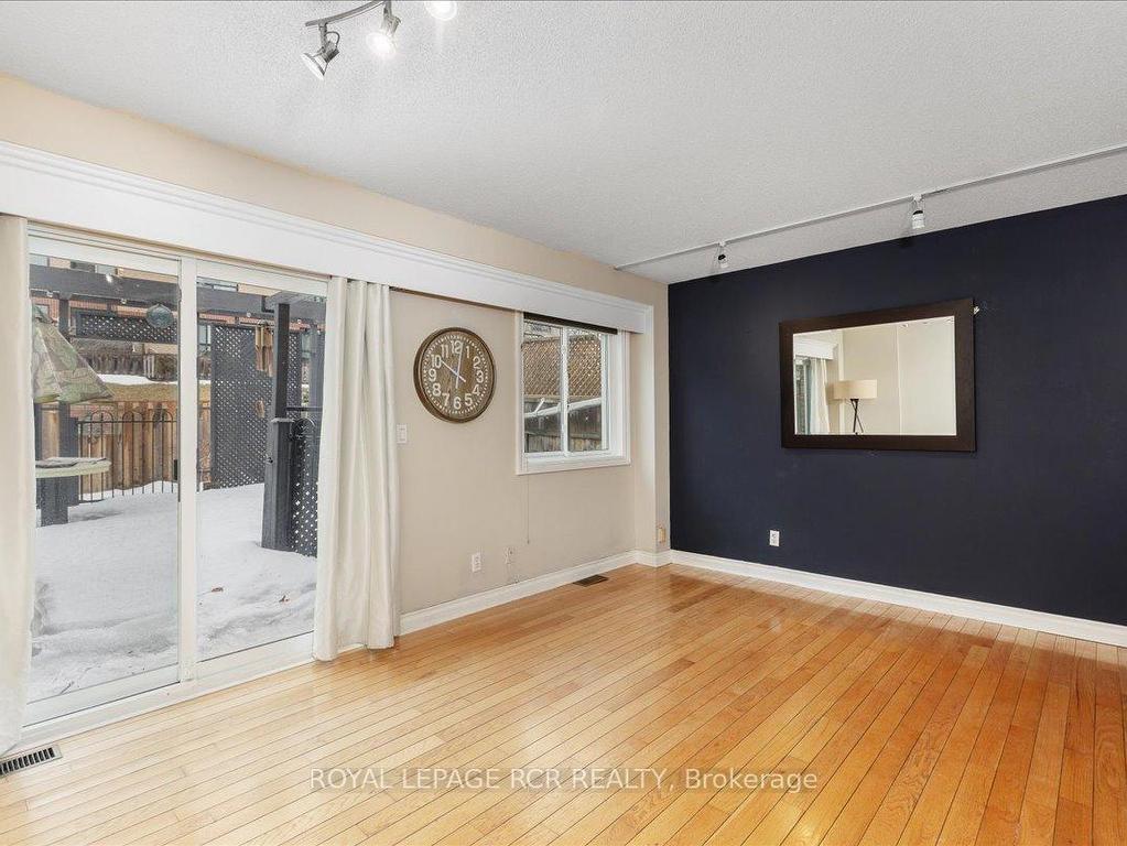 









315


Crowder

Boulevard,
Newmarket,




ON
L3Y 8J6


