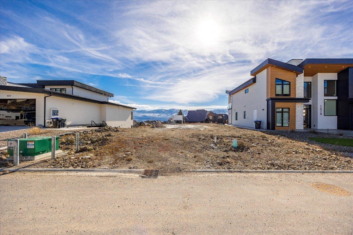









Lot 59


Malbec

Place,
West Kelowna,







BC
V4T 3B4


