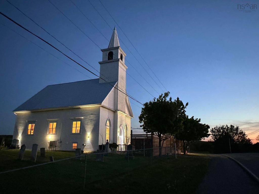 












8096 Highway 215 Highway

,
Selma,




NS
B0N 1T0

