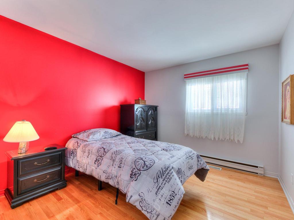 









134


32e Avenue

,
Saint-Eustache,




QC
J7P3X7

