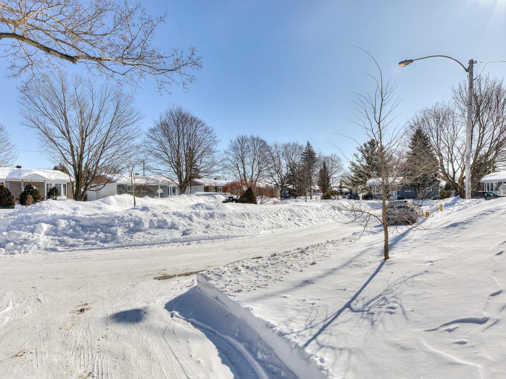 









134


32e Avenue

,
Saint-Eustache,




QC
J7P3X7

