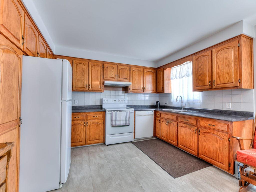 









134


32e Avenue

,
Saint-Eustache,




QC
J7P3X7

