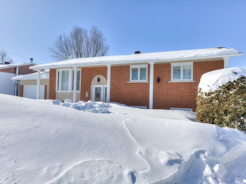 









134


32e Avenue

,
Saint-Eustache,




QC
J7P3X7


