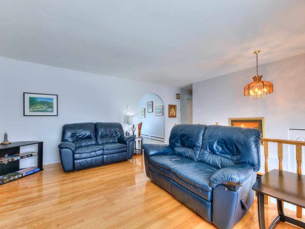 









134


32e Avenue

,
Saint-Eustache,




QC
J7P3X7

