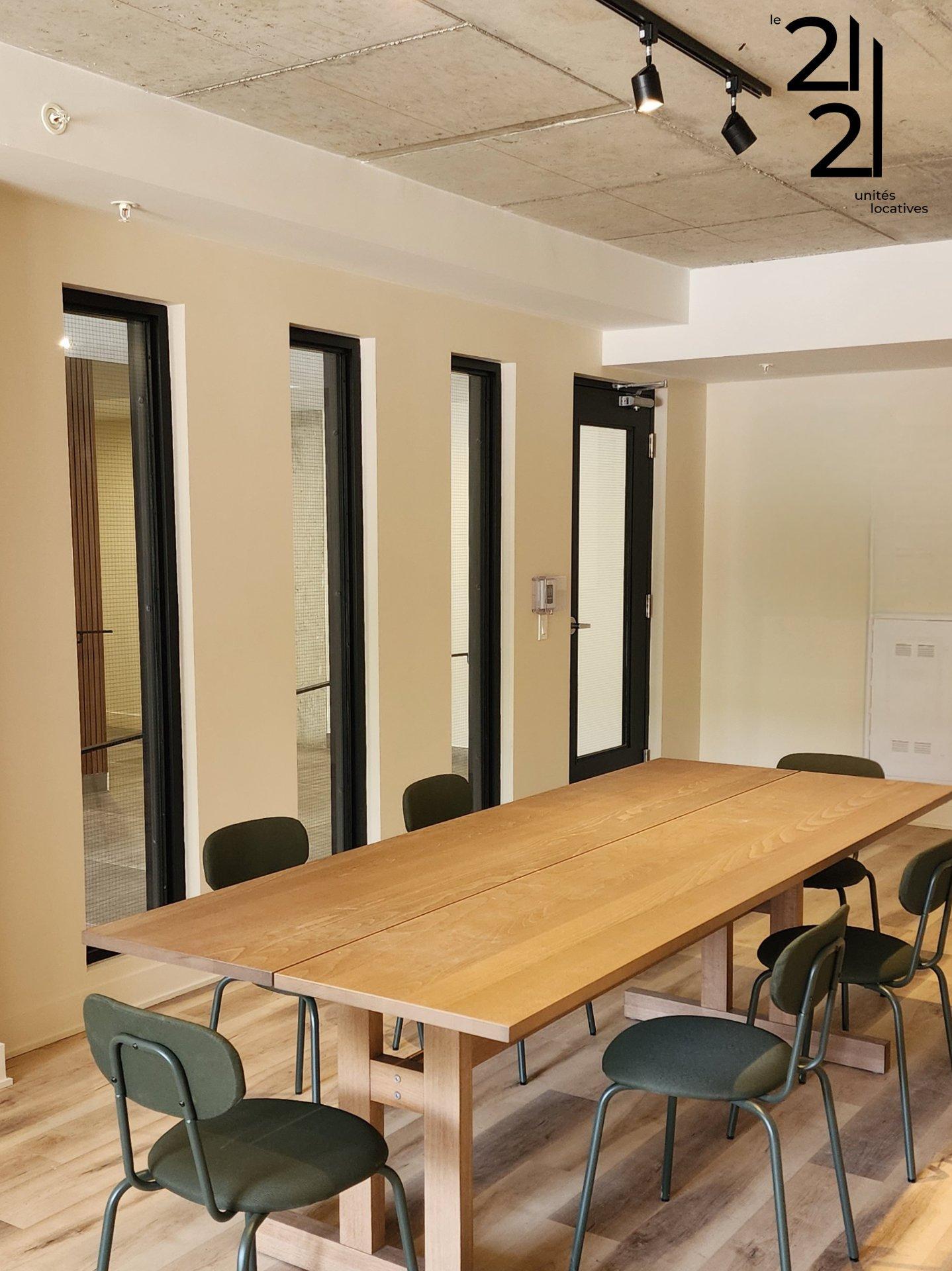 









2121


Av. Papineau

, 106,
Montréal (Ville-Marie),




QC
H2K4J5

