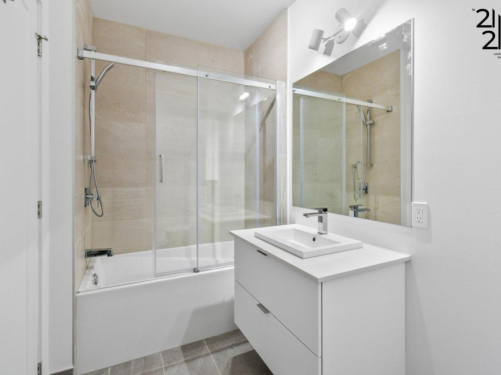









2121


Av. Papineau

, 502,
Montréal (Ville-Marie),




QC
H2K4J5

