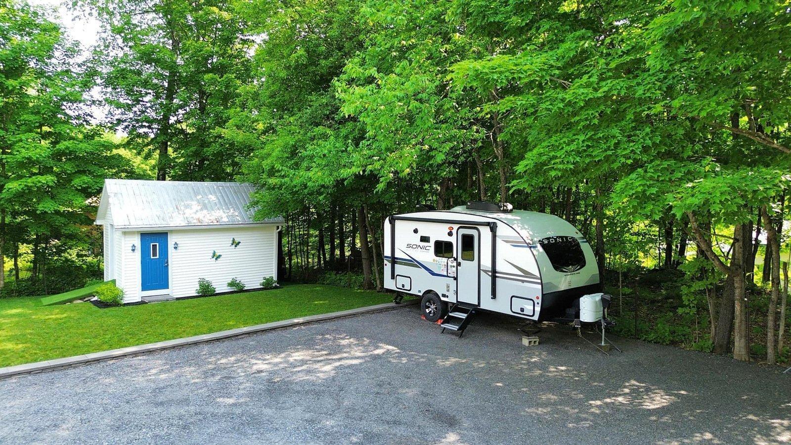 









2


Ch. Mountain

,
Bolton-Est,




QC
J0E1G0

