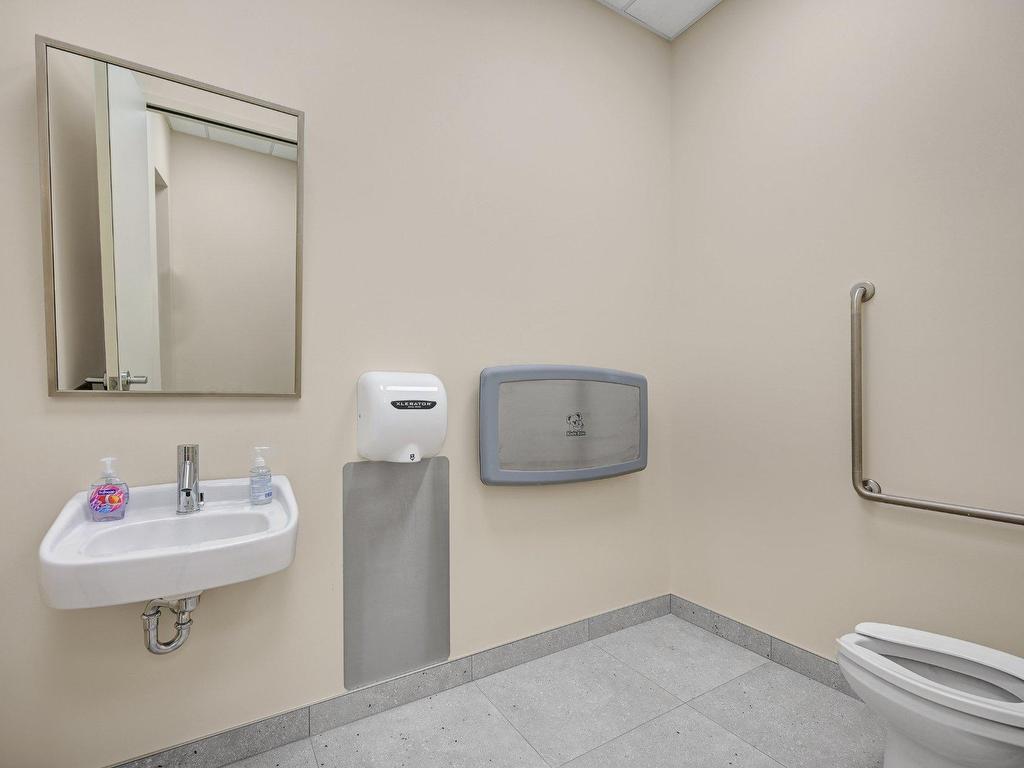 









450


Rue Principale

, 450,
Granby,




QC
J2G2X1

