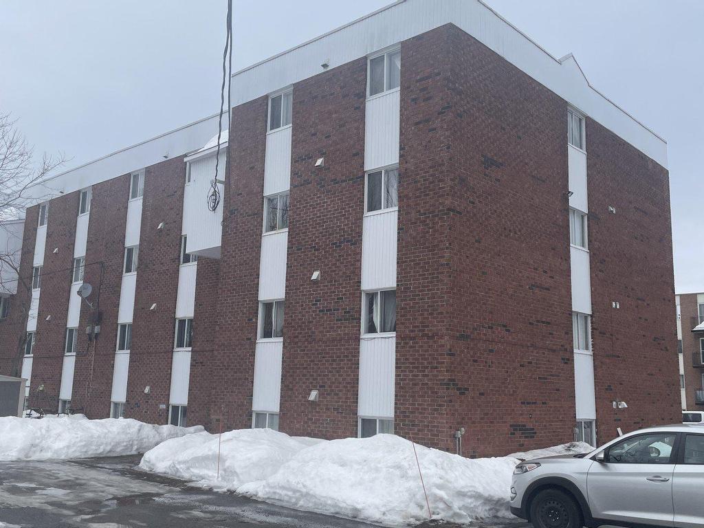 









2845


Av. de la Renaissance

,
Boisbriand,




QC
J7H1T9

