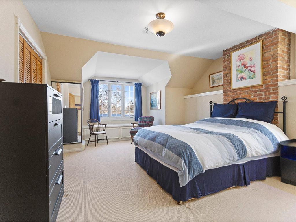 









40


Av. du Golf

,
Pointe-Claire,




QC
H9S4N5

