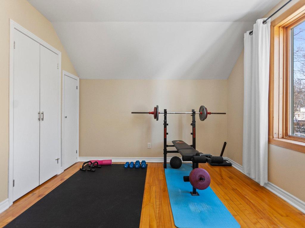 









40


Av. du Golf

,
Pointe-Claire,




QC
H9S4N5

