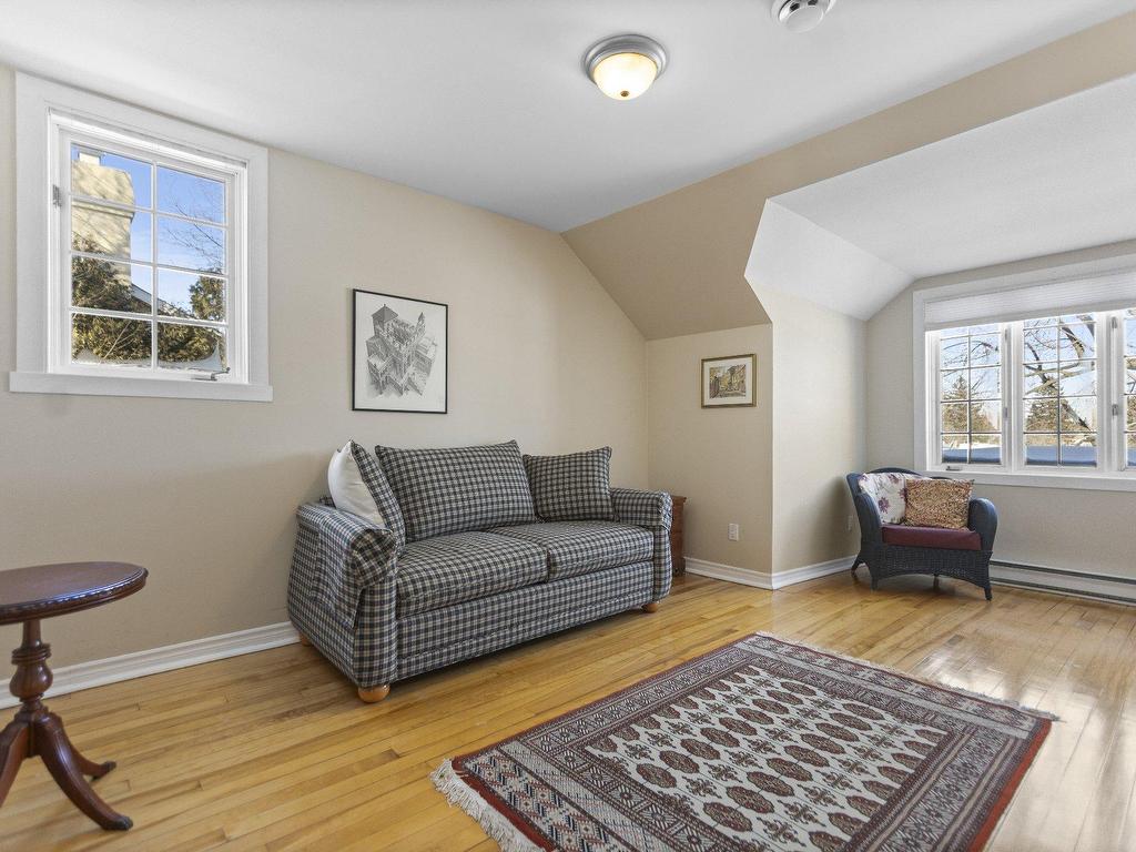 









40


Av. du Golf

,
Pointe-Claire,




QC
H9S4N5

