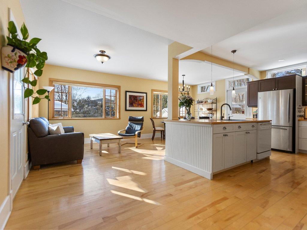 









40


Av. du Golf

,
Pointe-Claire,




QC
H9S4N5

