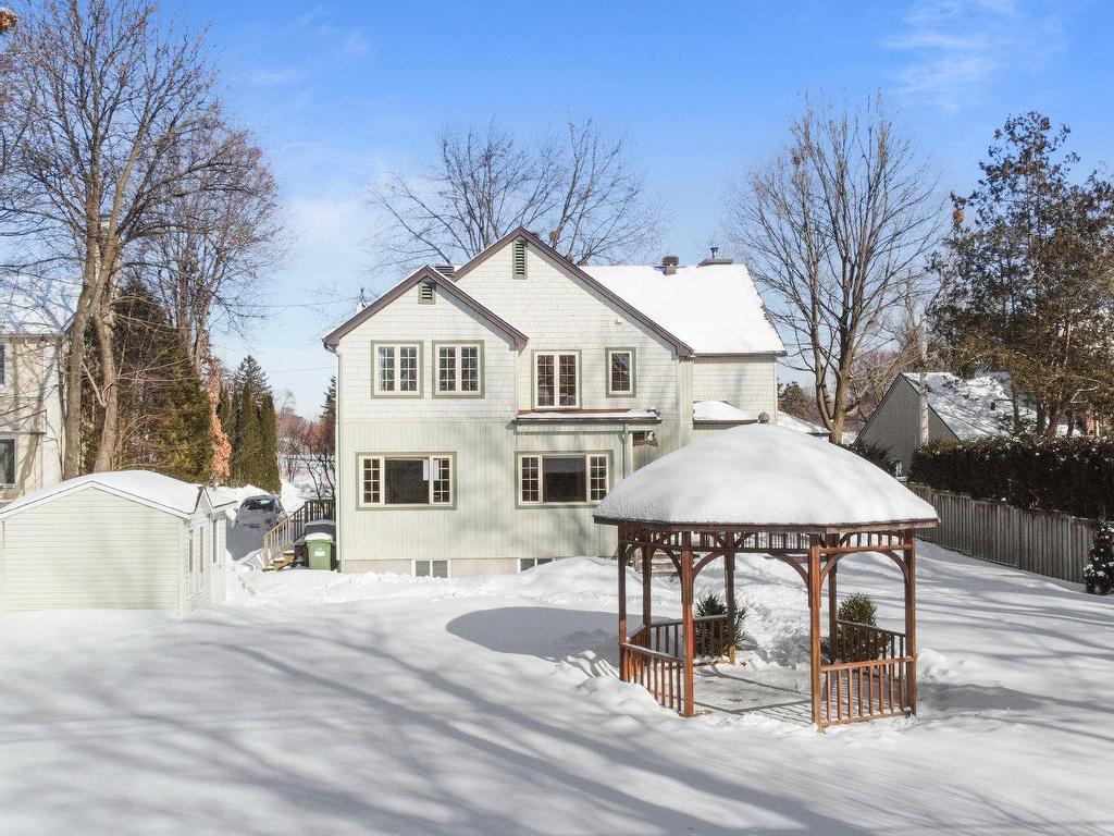 









40


Av. du Golf

,
Pointe-Claire,




QC
H9S4N5

