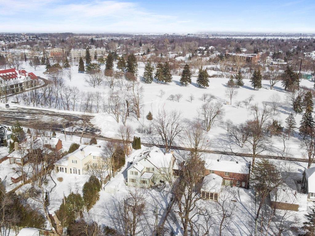 









40


Av. du Golf

,
Pointe-Claire,




QC
H9S4N5


