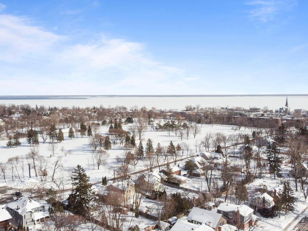 









40


Av. du Golf

,
Pointe-Claire,




QC
H9S4N5

