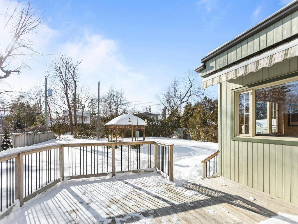 









40


Av. du Golf

,
Pointe-Claire,




QC
H9S4N5


