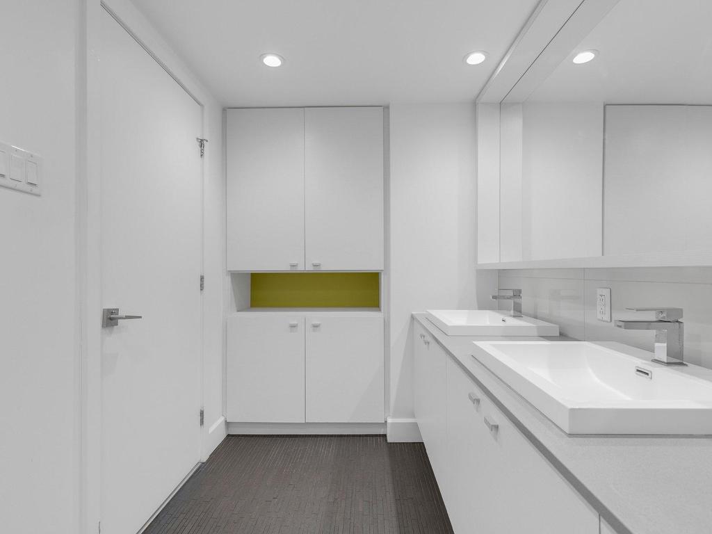 









1390


Rue du Fort

, 1402,
Montréal (Ville-Marie),




QC
H3H2R7

