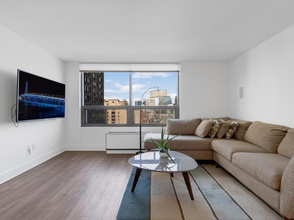 









1390


Rue du Fort

, 1402,
Montréal (Ville-Marie),




QC
H3H2R7

