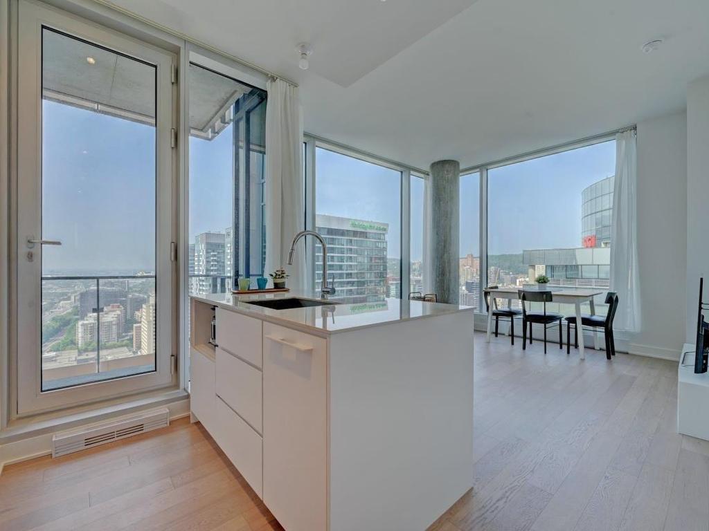 









1020


Rue de la Montagne

, 3510,
Montréal (Ville-Marie),




QC
H3G1V7


