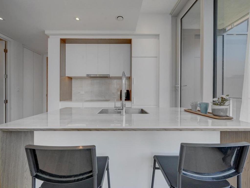 









1020


Rue de la Montagne

, 3510,
Montréal (Ville-Marie),




QC
H3G1V7

