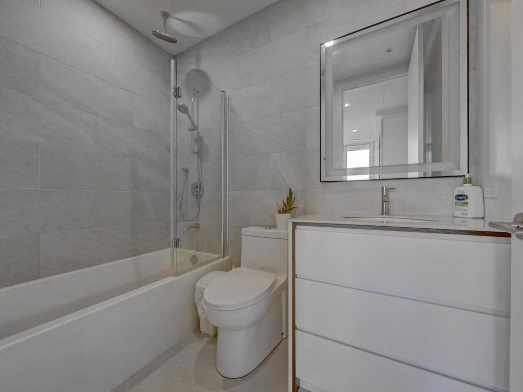 









1020


Rue de la Montagne

, 3510,
Montréal (Ville-Marie),




QC
H3G1V7

