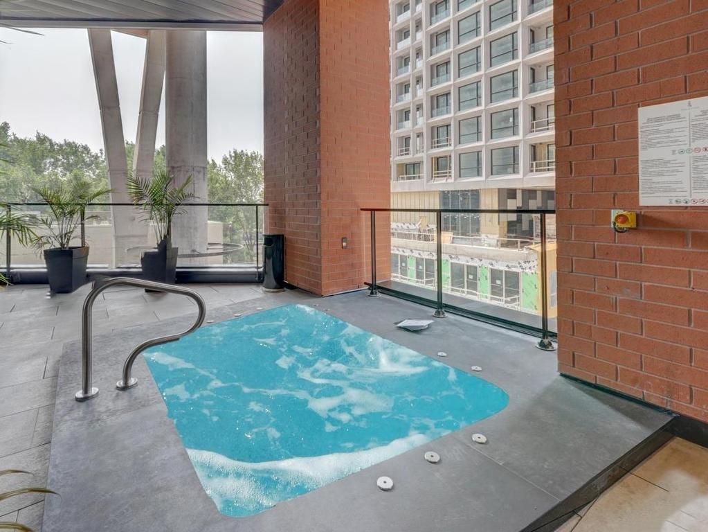 









1020


Rue de la Montagne

, 3510,
Montréal (Ville-Marie),




QC
H3G1V7

