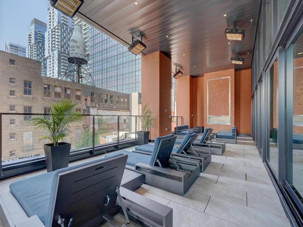 









1020


Rue de la Montagne

, 3510,
Montréal (Ville-Marie),




QC
H3G1V7

