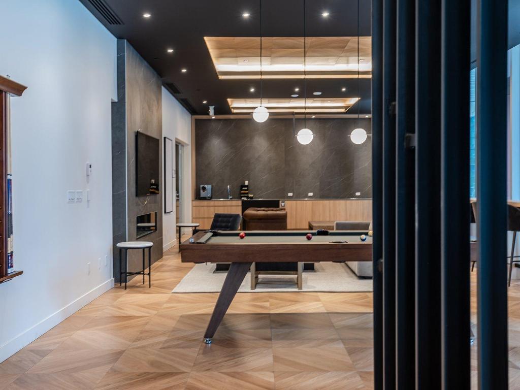 









1020


Rue de la Montagne

, 3510,
Montréal (Ville-Marie),




QC
H3G1V7

