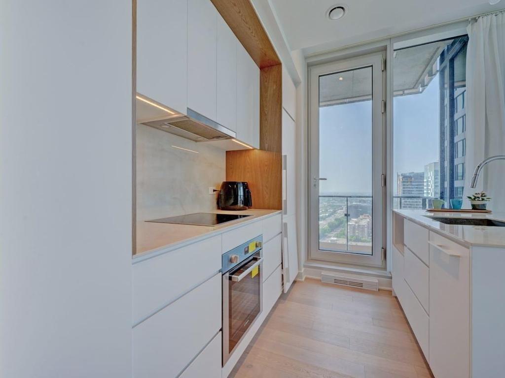 









1020


Rue de la Montagne

, 3510,
Montréal (Ville-Marie),




QC
H3G1V7

