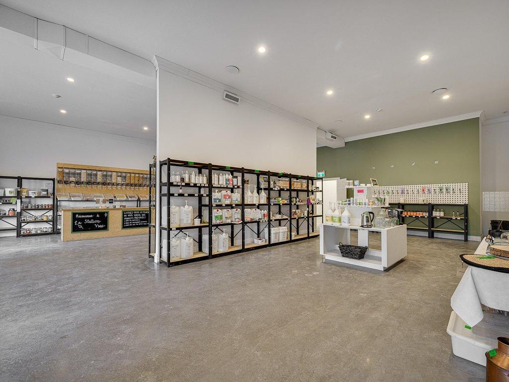 









1085


Rue Melançon

,
Saint-Jérôme,




QC
J7Z7N6

