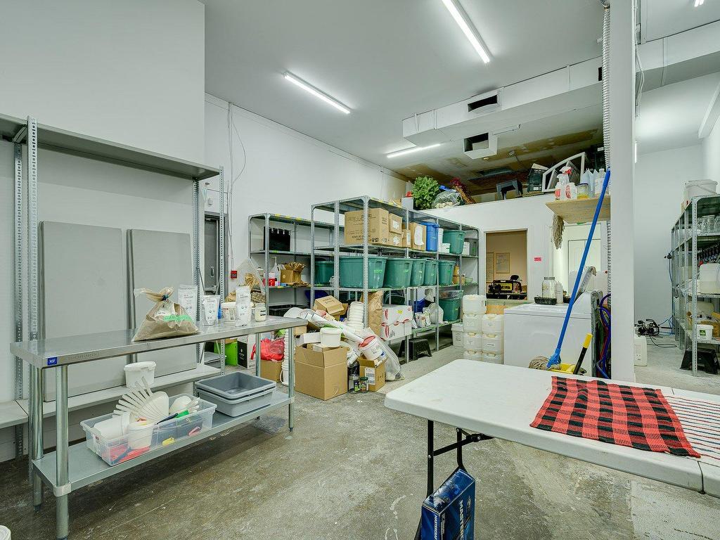 









1085


Rue Melançon

,
Saint-Jérôme,




QC
J7Z7N6

