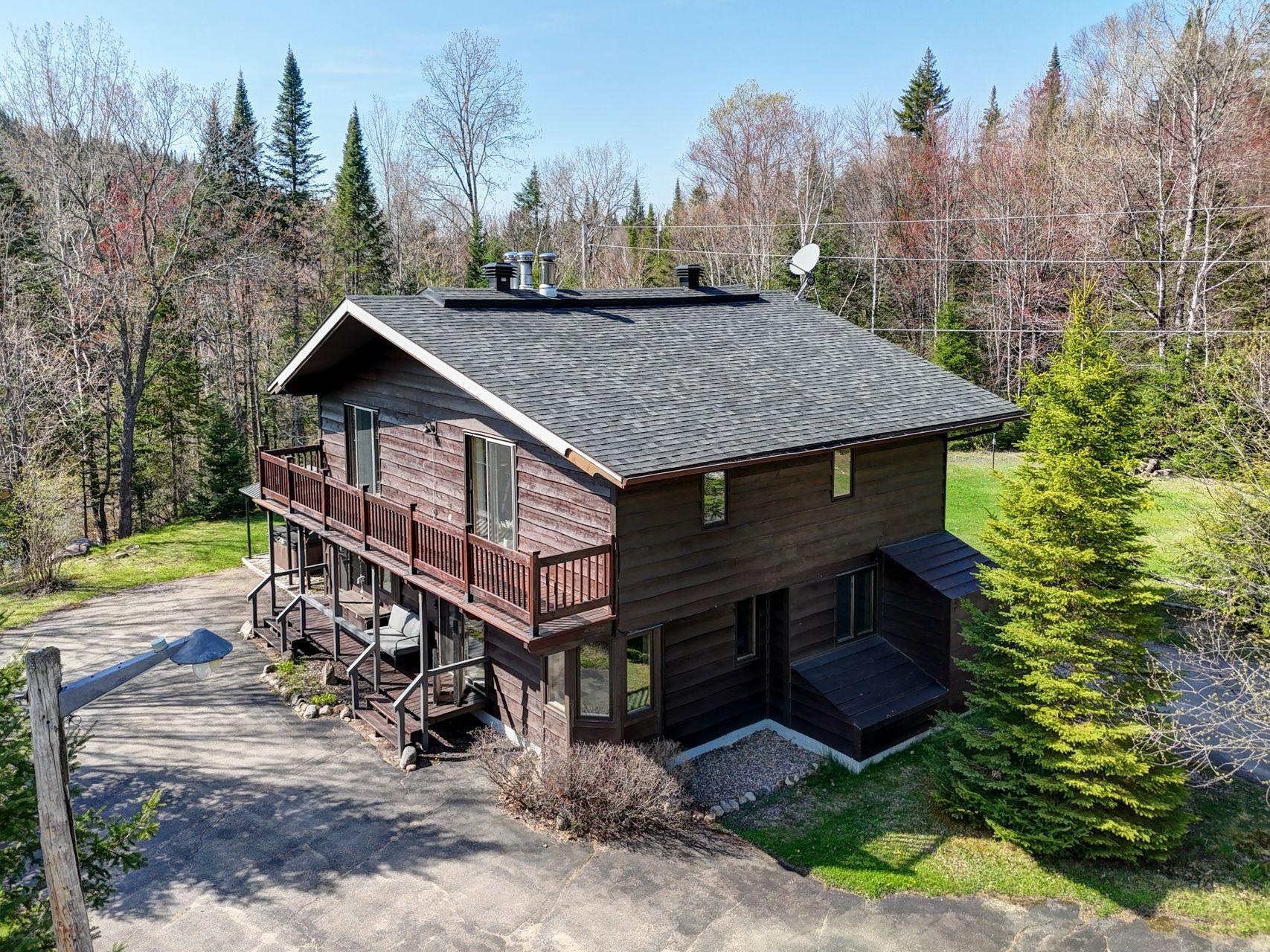 









291


Ch. du Nordet

,
Lac-Supérieur,




QC
J0T1J0

