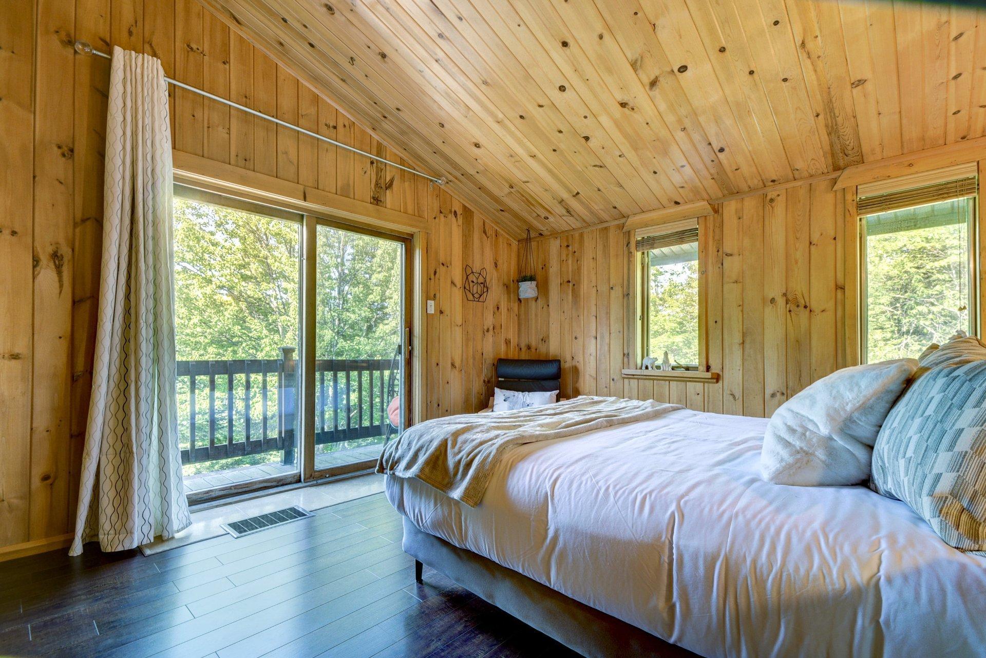 









291


Ch. du Nordet

,
Lac-Supérieur,




QC
J0T1J0

