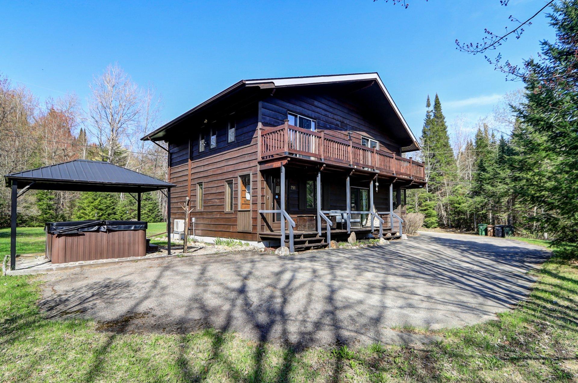 









291


Ch. du Nordet

,
Lac-Supérieur,




QC
J0T1J0

