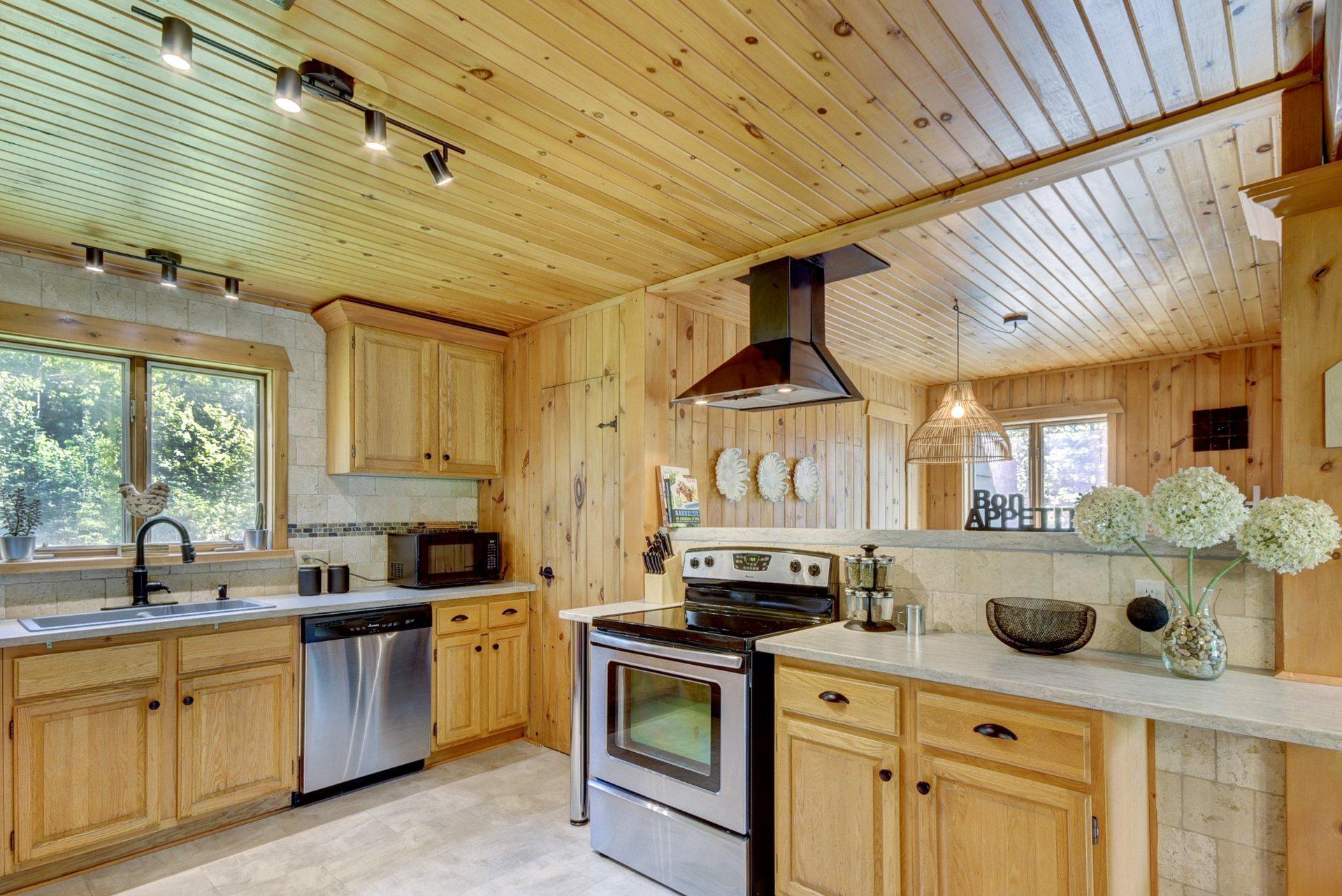 









291


Ch. du Nordet

,
Lac-Supérieur,




QC
J0T1J0

