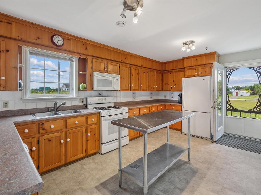 












21 Woodhawk Lane

,
Donaldston,




PE
C0A 1T0

