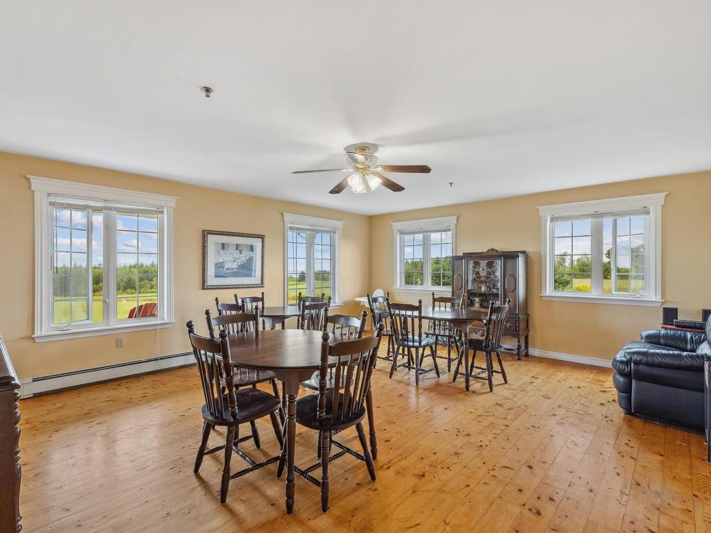 












21 Woodhawk Lane

,
Donaldston,




PE
C0A 1T0

