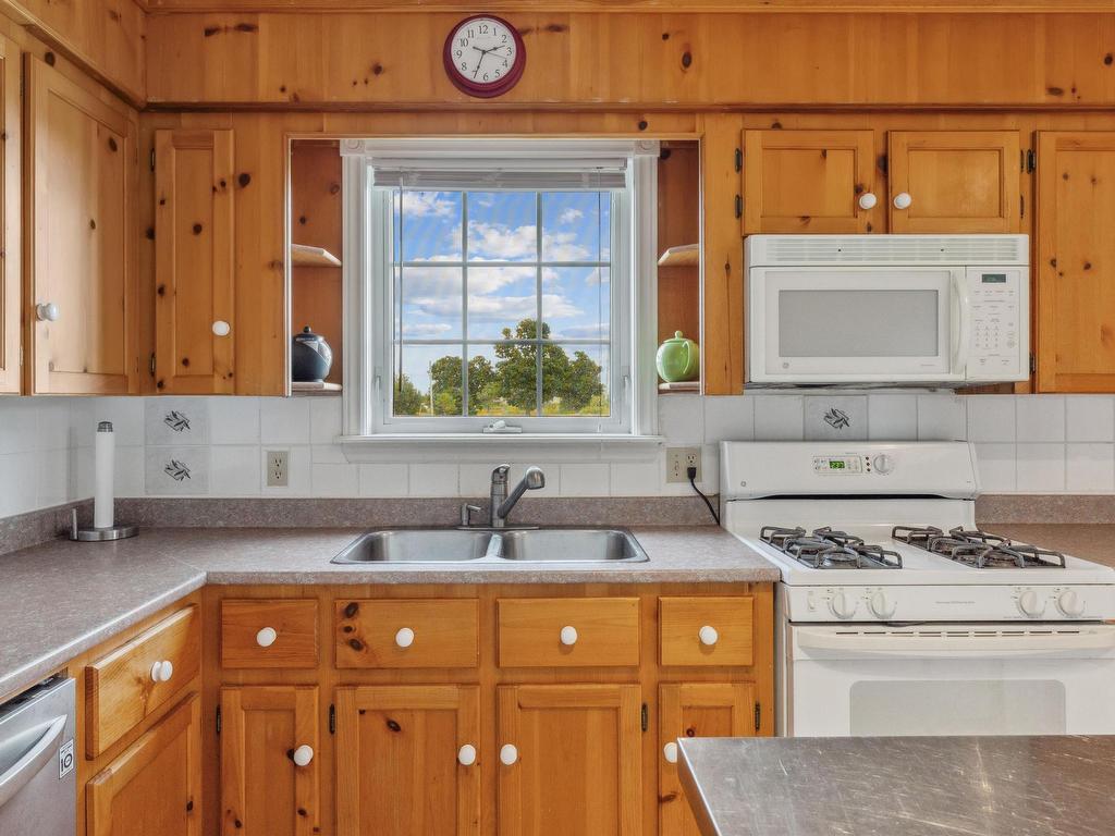 












21 Woodhawk Lane

,
Donaldston,







PE
C0A 1T0

