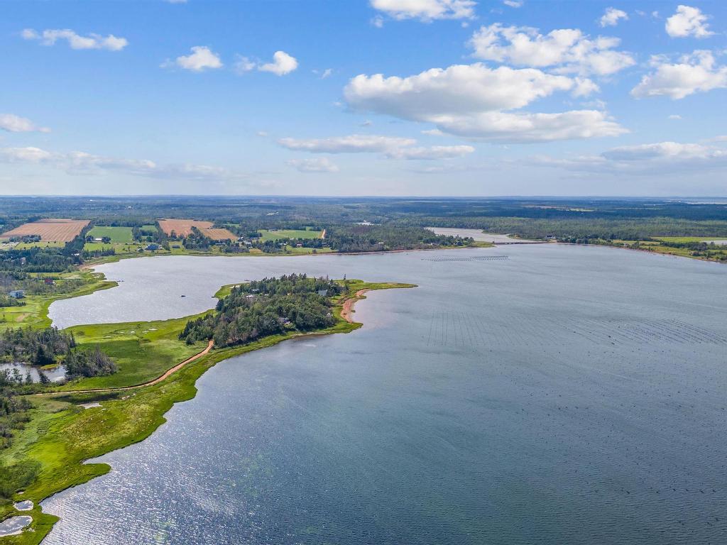 












21 Woodhawk Lane

,
Donaldston,







PE
C0A 1T0


