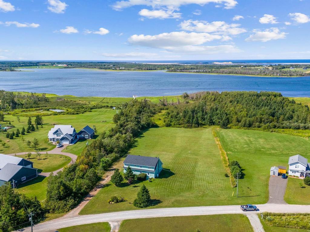 












21 Woodhawk Lane

,
Donaldston,







PE
C0A 1T0


