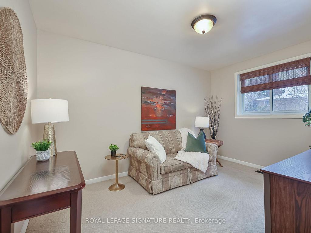 









21


Griselda

Crescent,
Toronto,




ON
M1G 3P5

