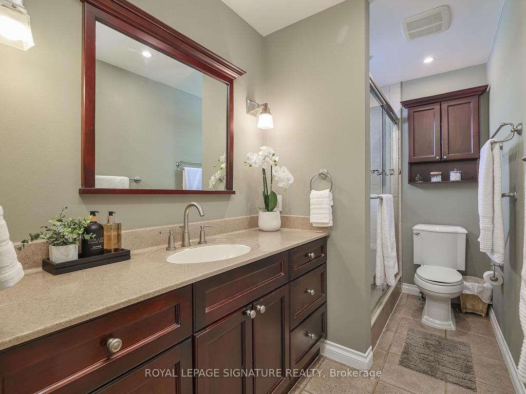 









21


Griselda

Crescent,
Toronto,




ON
M1G 3P5

