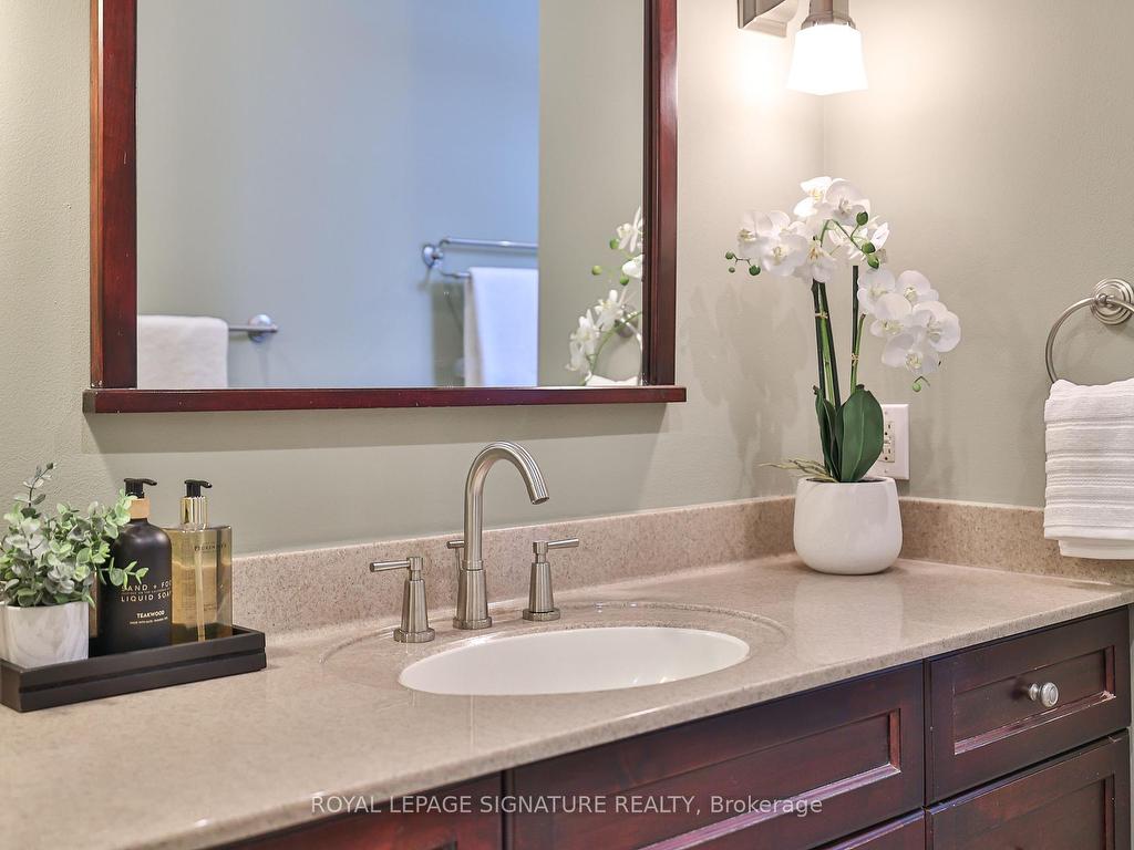 









21


Griselda

Crescent,
Toronto,




ON
M1G 3P5


