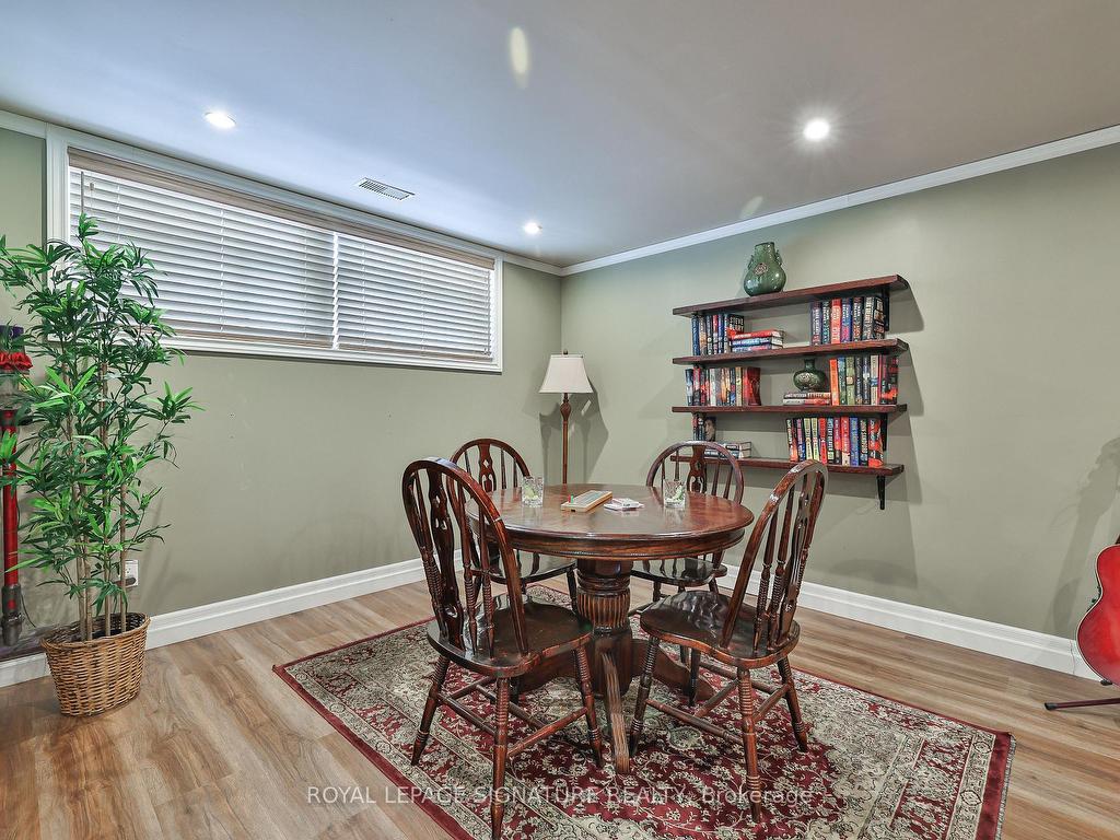 









21


Griselda

Crescent,
Toronto,




ON
M1G 3P5

