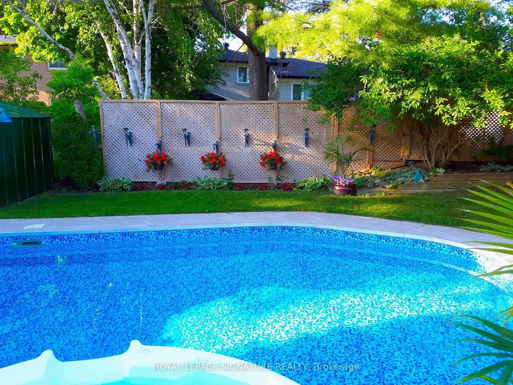 









21


Griselda

Crescent,
Toronto,




ON
M1G 3P5

