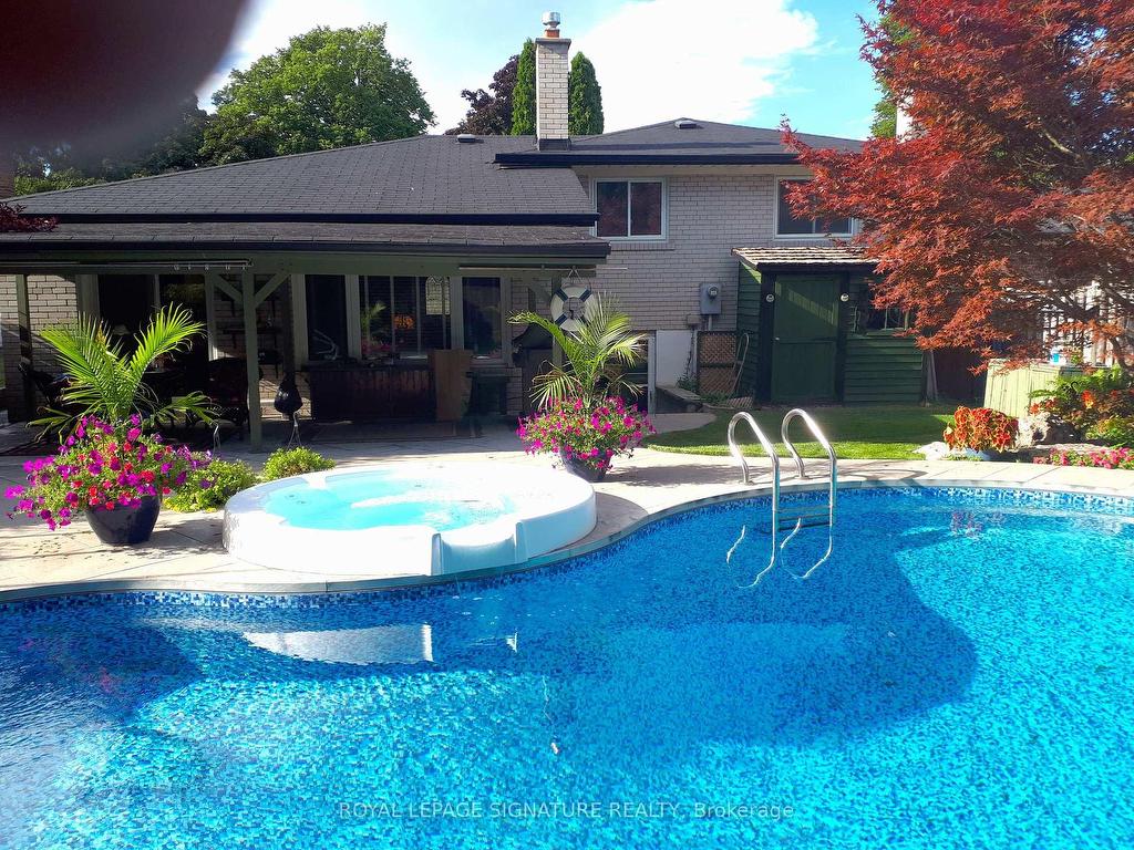 









21


Griselda

Crescent,
Toronto,




ON
M1G 3P5

