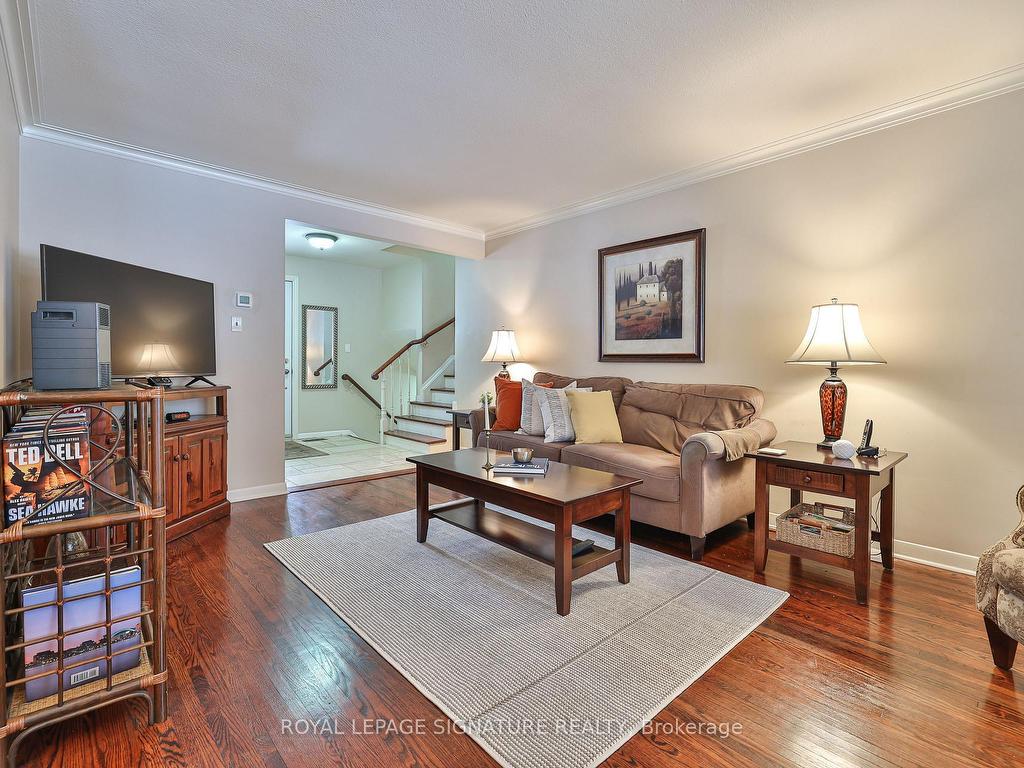 









21


Griselda

Crescent,
Toronto,




ON
M1G 3P5

