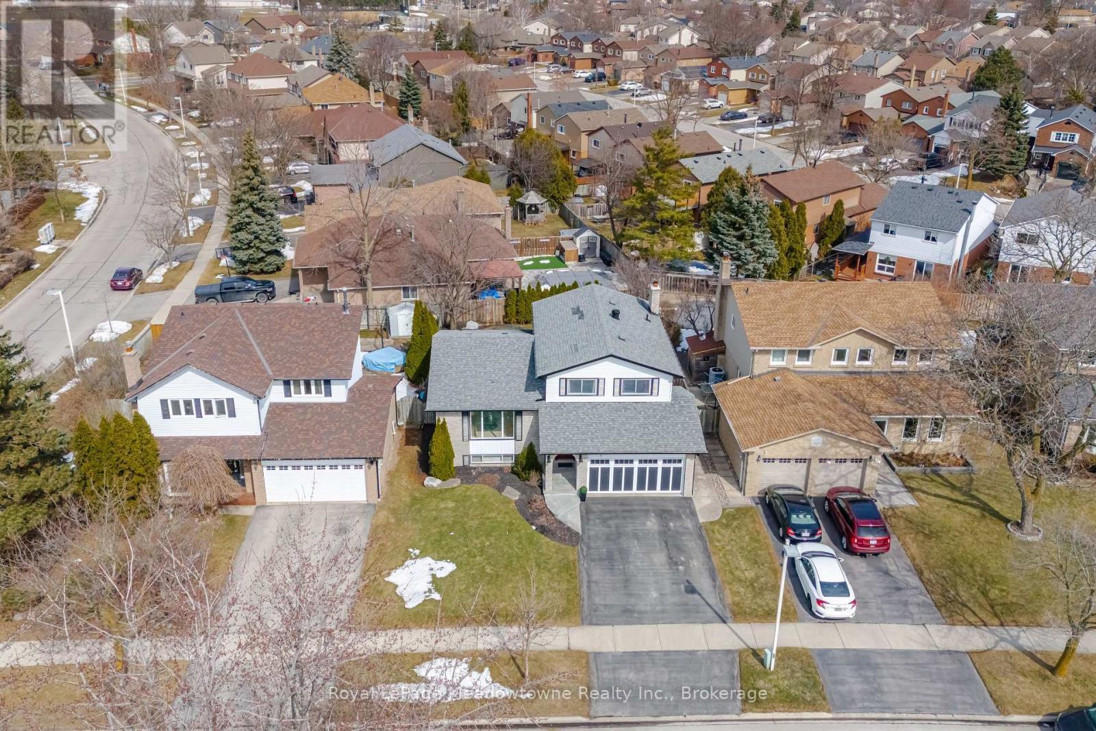 












515 CLOVER PARK CRESCENT

,
Milton (BM Bronte Meadows),




Ontario
L9T4T6

