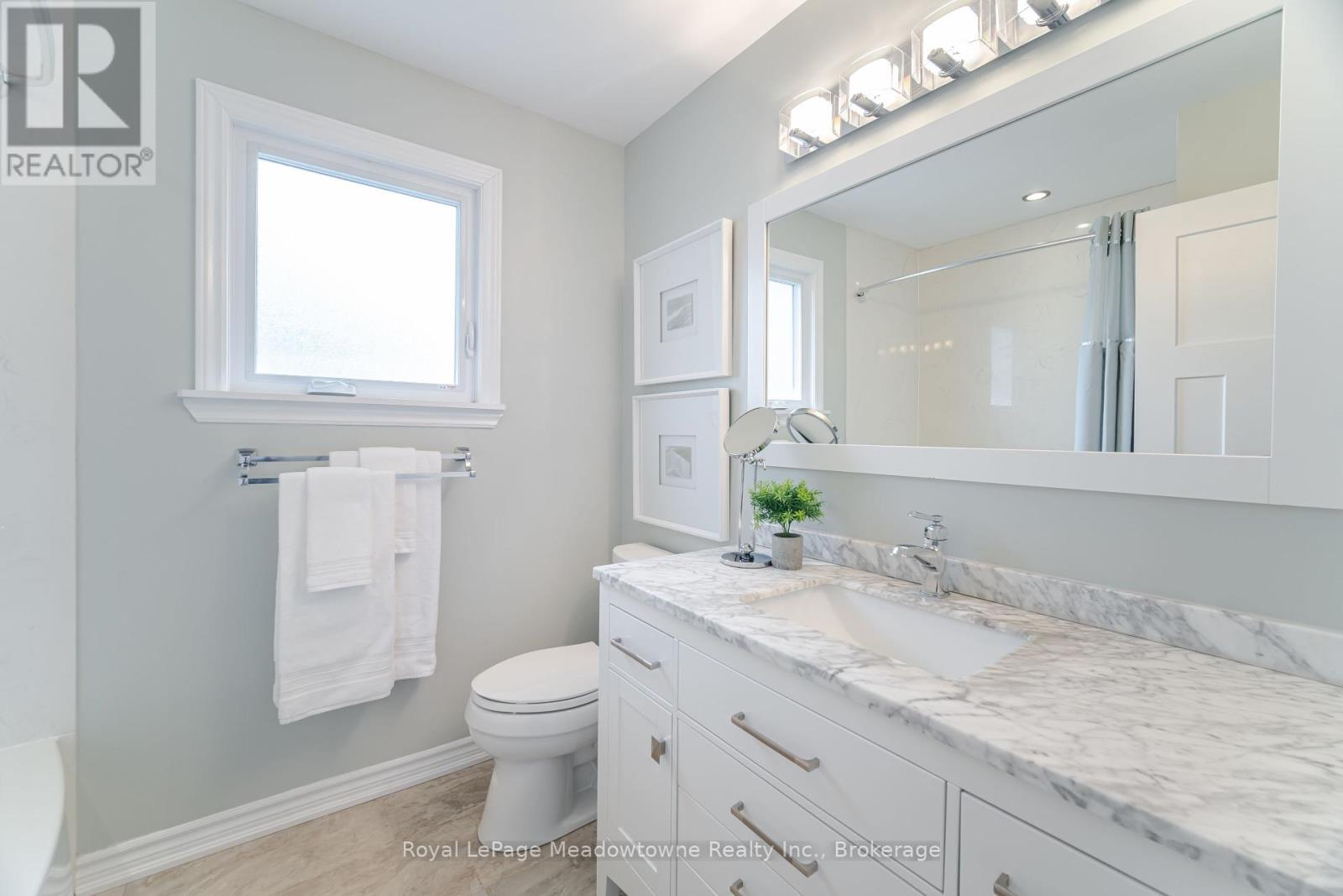 












515 CLOVER PARK CRESCENT

,
Milton (BM Bronte Meadows),




Ontario
L9T4T6

